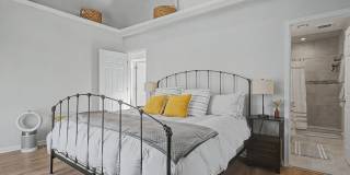 10 Center Street Gallery 11