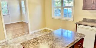 Charming South Hill Home Gallery 7
