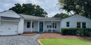 Old Village Cottage - 1.5 Blocks to Pitt Street Bridge Gallery 1