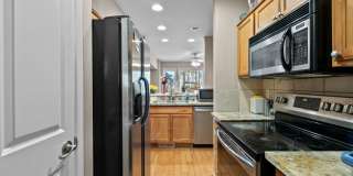 Beautiful 3 bedroom townhome Gallery 21