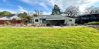 Spacious three bedroom home in desirable Windsor neighborhood! Gallery 43