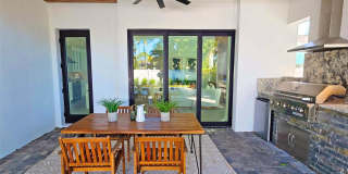 Bold Contemporary Sarasota Luxury Home. 4 Beds/ 4 Baths. Private Pool and Summer Grill. Gallery 59