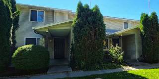 Charming 2 bedroom 1 bath townhome available! Gallery 24