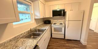 CHARMING AND COZY LIVING MINUTES FROM THE OLD MILL!! Gallery 1
