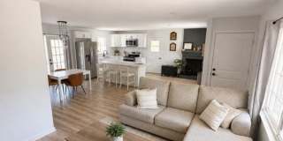 Available August 1! 4 Bedroom 2 Bathroom Ranch - Dogs Okay! Gallery 4