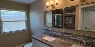 Updated SE Visalia Corner Lot Home Rent Ready! Gallery 10