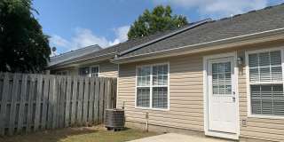 Townhome just minutes to Gate 2. Gallery 6