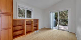 Stunning Sound & Olympic Mountain View Home in North Admiral Gallery 25