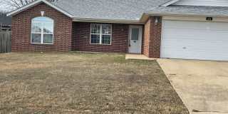 Cozy 3-bedroom, 2-bathroom home located in the heart of Centerton! $500 OFF First Month's Rent Gallery 1