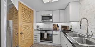Island View at Waikiki Landmark: Waikiki Luxury Condo w/ Pool, Spa, Gym &amp; Lanais Gallery 5
