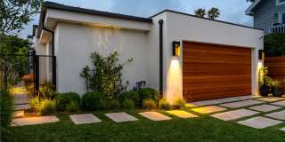 Fully Furnished Luxury Retreat in Pierpont! Gallery 36