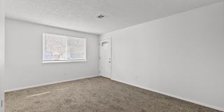 Charming townhome centrally located with great access to the Greenbelt and BSU! Gallery 8