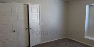5320 North Drexel Boulevard Gallery 8