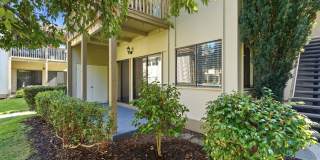 Updated 3 BR Condo at The Enclave in Redwood Oaks Gallery 1