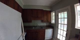 824 Oakwood St - B Gallery 16
