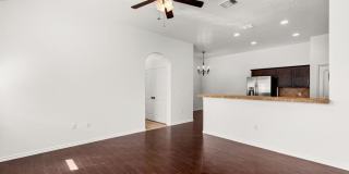 586 Creekside Circle Gallery 2
