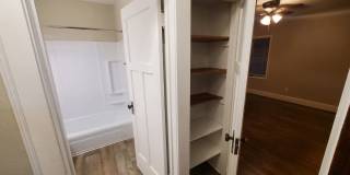 2 Bedroom, 1 Bathroom home with large garage Gallery 25