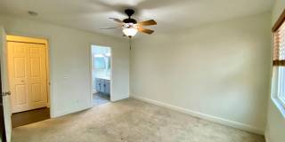 Spacious Two Bedroom featuring Ensuite Bathrooms! TWO ASSIGNED PARKING SPACES! Air Conditioning Included! Gallery 17