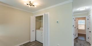 Modern Elegance in Vibrant East Austin: Chic Duplex with Stylish Upgrades, Private Oasis, Prime Location! Gallery 7