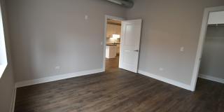 3833 N Broadway Gallery 290