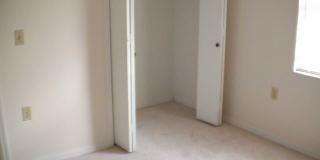 Beautiful 2x2 Downtown Gallery 6