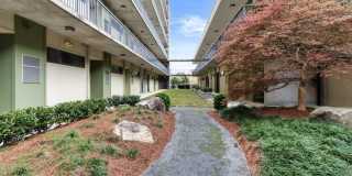 Awesome 1BR Loft Style Condo Overlooking Midtown! Gallery 21