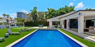 207 Holiday Dr Gallery 12