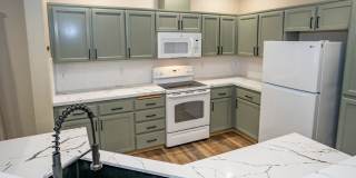 Modern 4 Bedroom, 2.5 Bath Home In Silver Creek w/AC Gallery 12