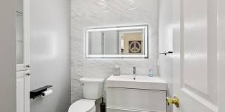 273 ROSLYN CT Gallery 19