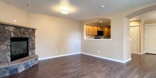 TAKE A LOOK AT THIS SPACIOUS HOME IN FIELDSTONE CROSSING!!! Gallery 1