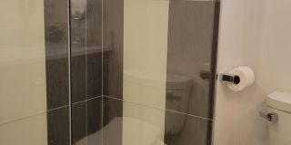 Beautifully renovated 2/2 condo downtown Sarasota with view of Bay! Gallery 27