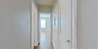 Cozy Upstairs Retreat in Prime San Marco Location! Gallery 6