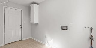 Private Basement Unit at 2630 Merry Oaks Trail Gallery 17