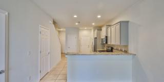 Beautiful Townhome at Magnolia Park! Gallery 13