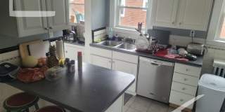 Great 3 Bed (1st Fl Duplex) Close to Green Line and Bus Stop Gallery 22