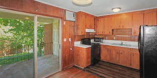 1 bedroom Condo in Cotswold Gallery 7