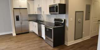 3833 N Broadway Gallery 93