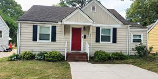 3BR Home with Elizabeth River Views & Spacious Parking Gallery 1