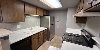 Spacious 2 Bed, 2 Bath Condo – Prime Lowry Location! Gallery 6