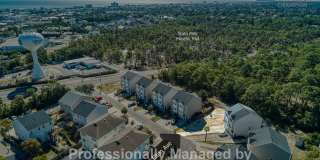 Spacious 3-Story Townhome in the Heart of Carolina Beach — Backs to State Park Gallery 29