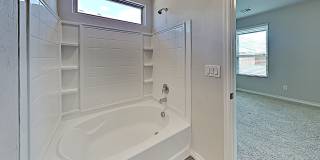 Beautiful 4 Bedroom, 2 Bathroom in Yukon School District Gallery 13