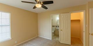 Spacious and stunning 4 bed 3.5 bath in Austin!!! Gallery 32