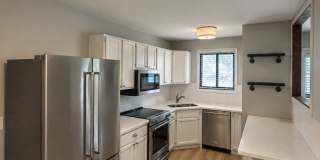 Stylish/Update Townhome | 2 Bed | 1.5 Bath | 13459 Zenith Lane, Eden Prairie Gallery 3
