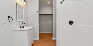 The Knoll Gallery 29