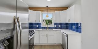 Newly Renovated 3BR/2BA Townhome! Gallery 1