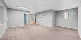 Kennydale Rambler with parking- Close to Lake Washington Gallery 17