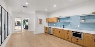 THE ARLO Gallery 21