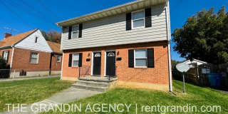 3123 Round Hill Avenue Northwest - 3125 3123 Round Hill Avenue Northwest - 3125 Gallery 1
