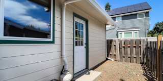 Spacious 3 Bedroom 1 Bath Ranch House  in Milwaukie! Washer and Dryer Included! Gallery 23