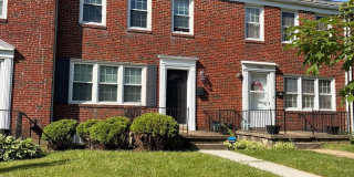 1543 COTTAGE Lane Gallery 1